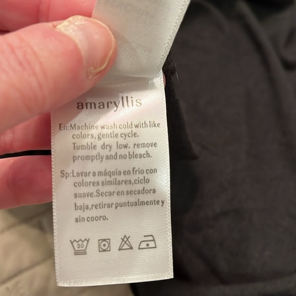 Amaryllis Heartbreaker Blouse - HEATHER BLACK / Medium / NWOT - Picture 7 of 9